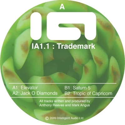 Dusk EP 專輯 Trademark