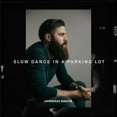 Jordan DavisHailey Whitters Slow Dance In A Parking Lot