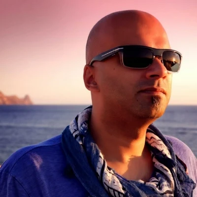 歌手 Roger Shah