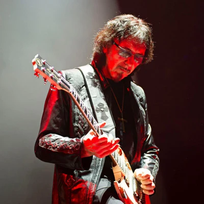 Tony Iommi 歌手