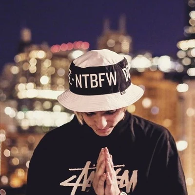 歌手 Joel Fletcher