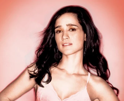 歌手 Julieta VenegasAnita Tijoux