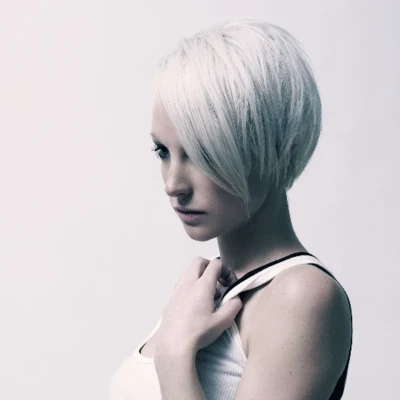 Emma Hewitt 歌手