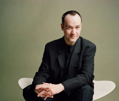 歌手 Leon McCawleyHans Gál