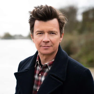 歌手 Rick AstleyRobert Fisher