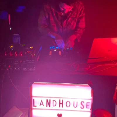 Landhouse 歌手