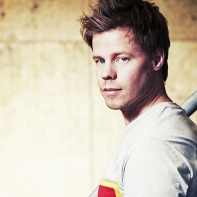 Ferry Corsten 歌手