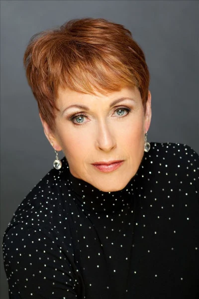 歌手 Amanda McBroom